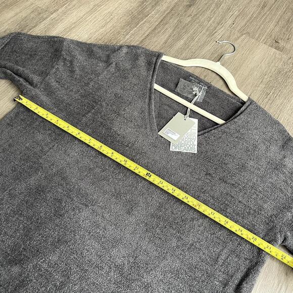 NWT Barefoot Dreams Cozychic Ultra Lite Pintuck V Neck Pullover in Carbon Medium - Picture 4 of 7